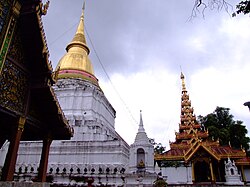 Wat PhraKaeoDonTao01.jpg