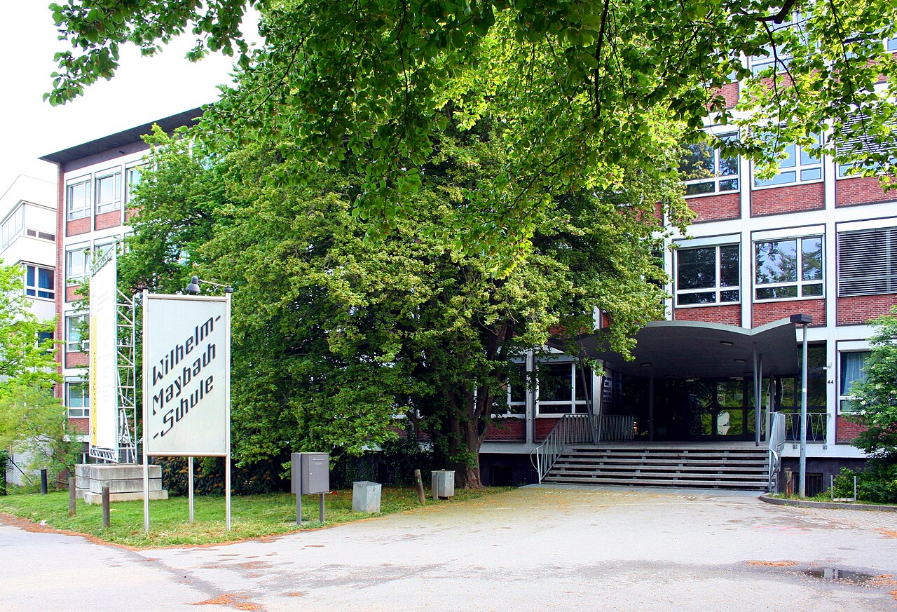 File:Wilhelm-Maybach-Schule Stuttgart.jpg - Wikimedia Commons