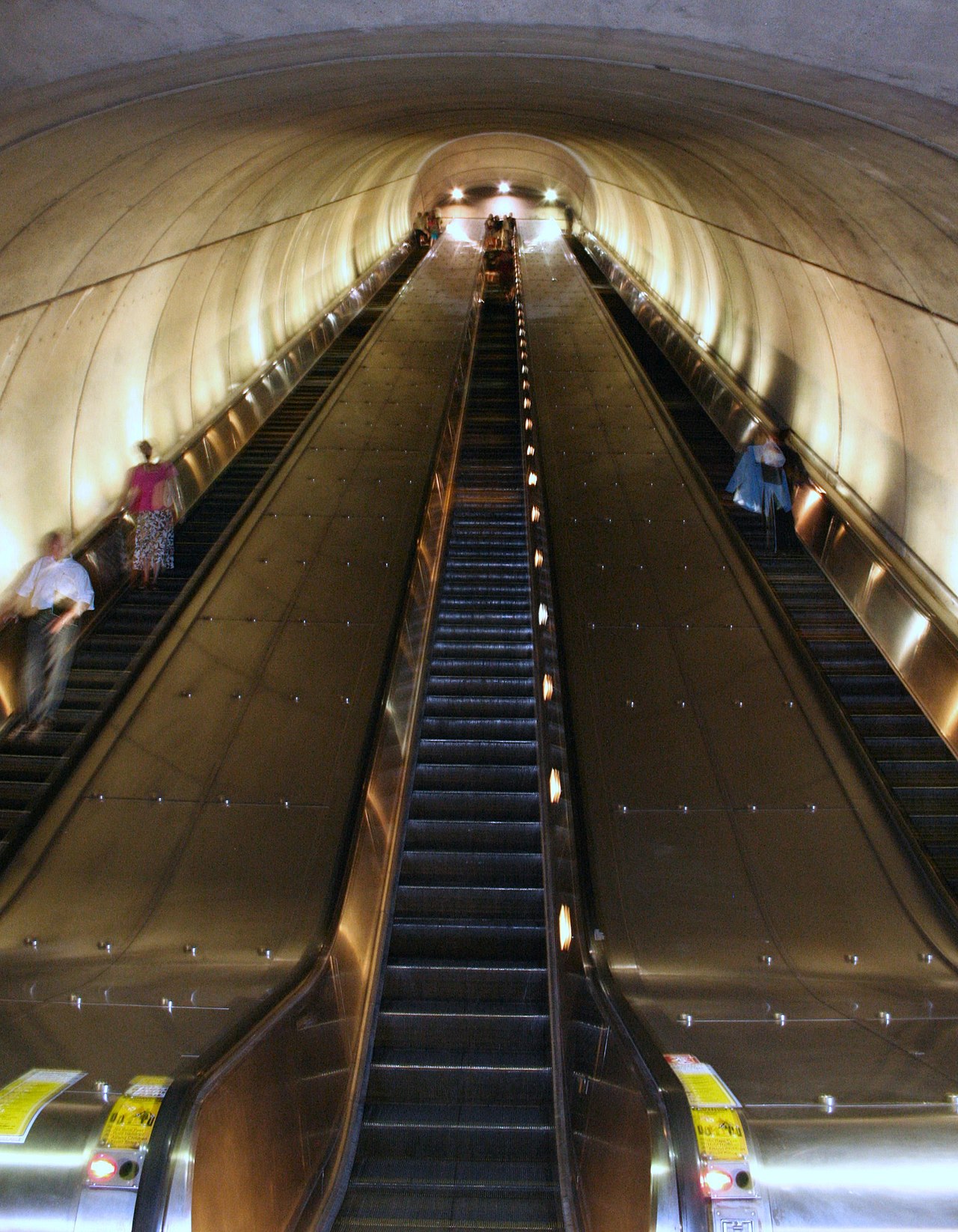 метро парк победы эскалатор
