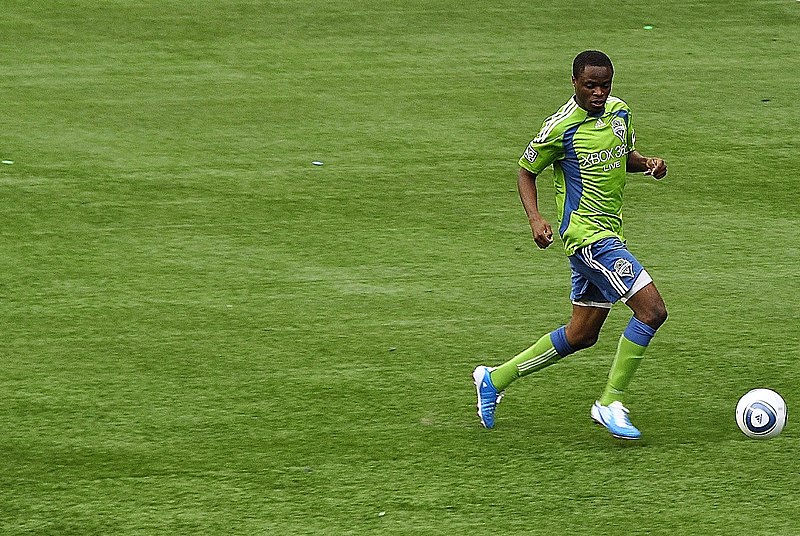 File:Zakuani vs Dallas.jpg