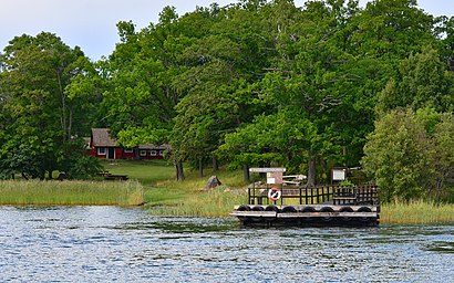 How to get to Ängsö National Park with public transit - About the place