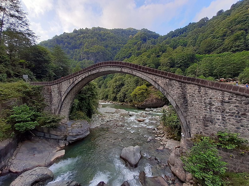 File:ÇİFTE KÖPRÜ ARHAVİ ARTVİN-20190813 175949.jpg