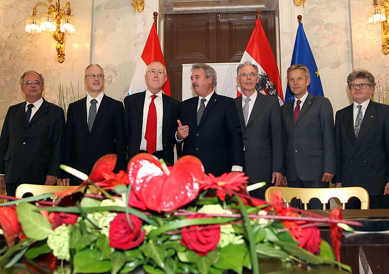 File:Österreichische Unis unterzeichnen Abkommen mit luxemburgischen Partnerinstitutionen (8656972219).jpg