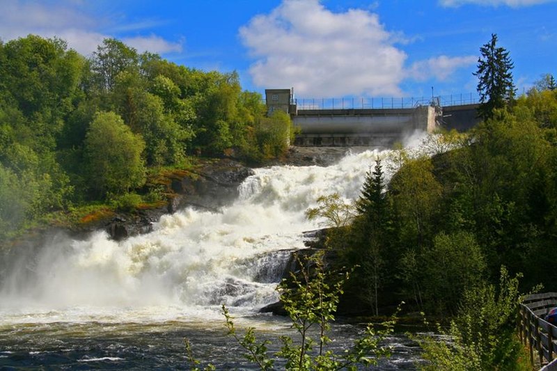 File:Øvre Leirfoss.jpg