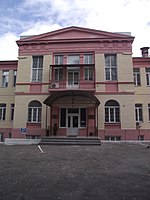 Будинок лікарні, де працював В. П. Протопопов. Фасад.JPG