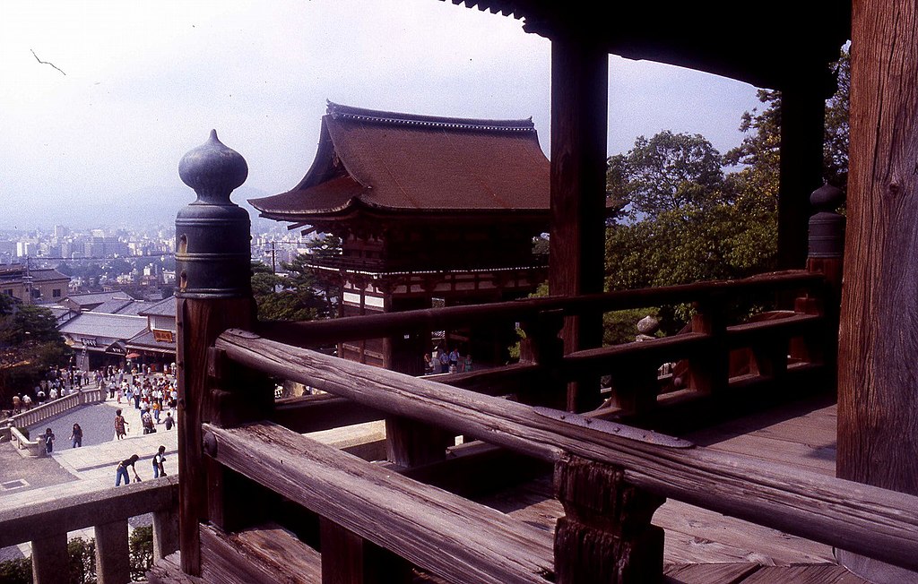 ファイル 清水の舞台から 飛び降り る 清水寺 Img552 Jpg Wikipedia