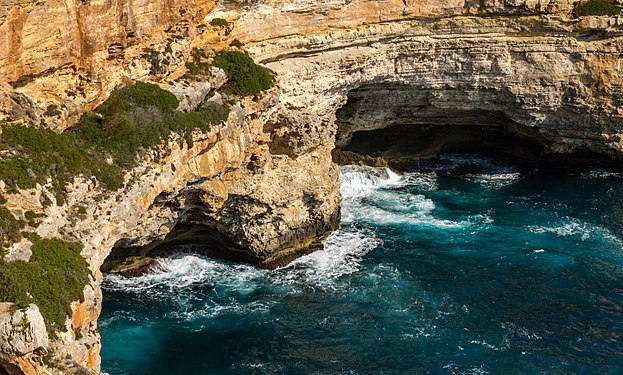 Höhle an der Ostküste von Mallorca. Cave on the east coast of Majorca.