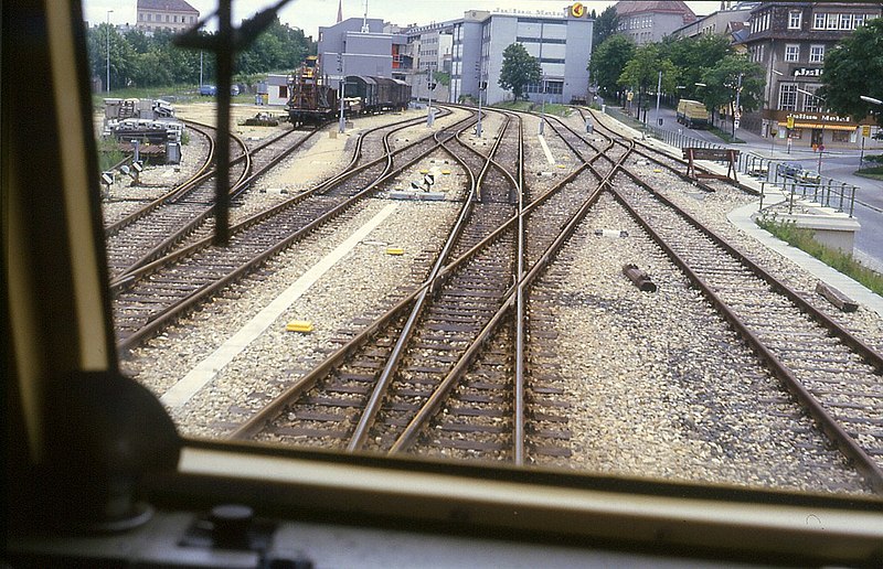 File:131R33020685 Vorortelinie, Bereich Bahnhof Hernals, Blick Richtung Ottakring.jpg