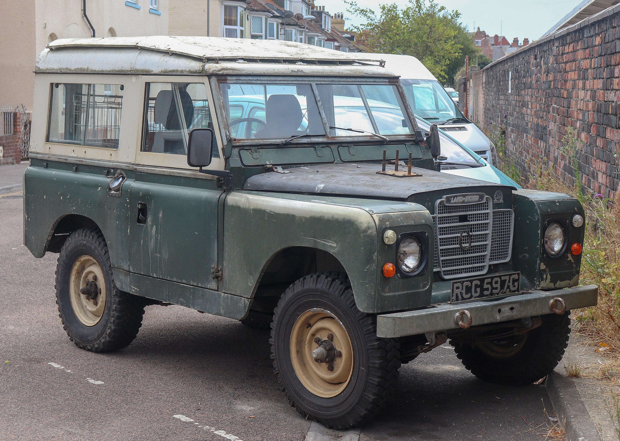 File:1969 Rover 88 Series IIA Front.jpg - Commons