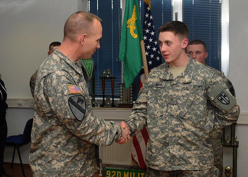 File:21st TSC CSM recognizes MP for 'doing the right thing' 150305-A-HG995-001.jpg