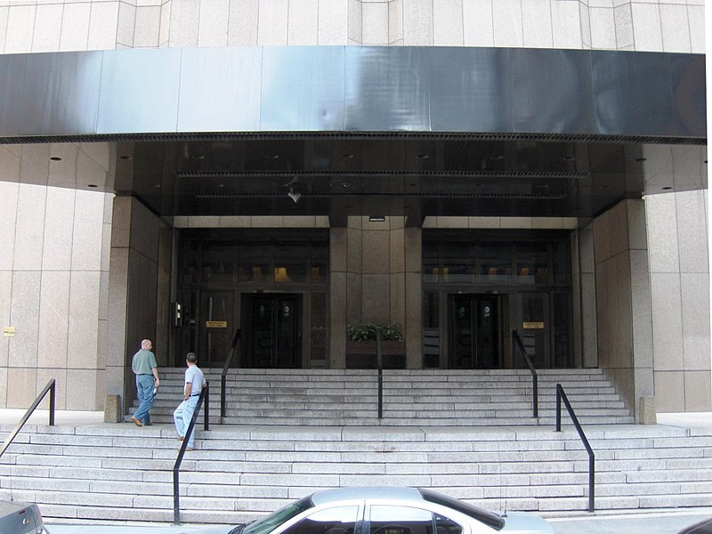 File:33 Thomas entrance.jpg