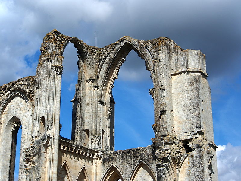 File:Abbaye Saint-Pierre de Maillezais, pic-010.JPG