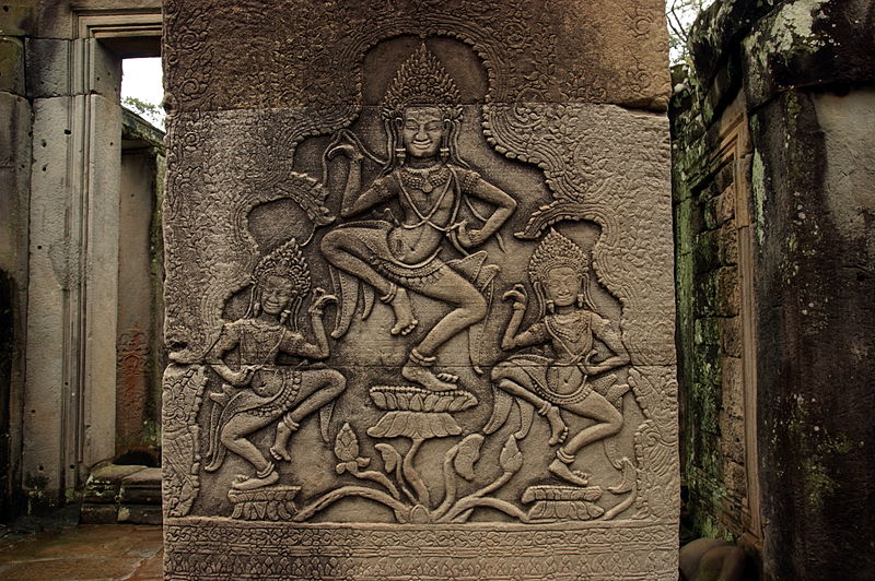 File:Angkor Thom reliefs (2009e).jpg