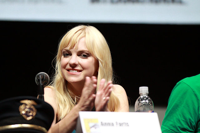 Faris at Comic Con in 2013