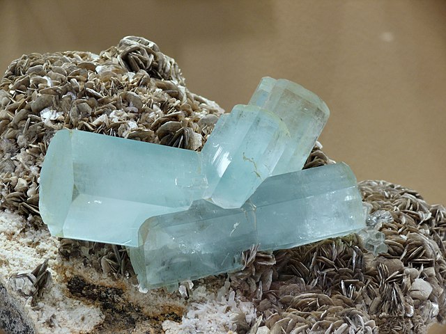 Aquamarine (gem) - Wikipedia