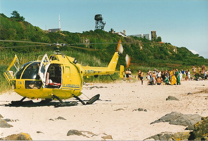 File:Arran beach south of Kildonnan Castle - geograph.org.uk - 3265304.jpg