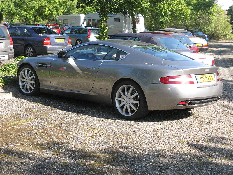 File:Aston Martin DB9 (10104788116).jpg