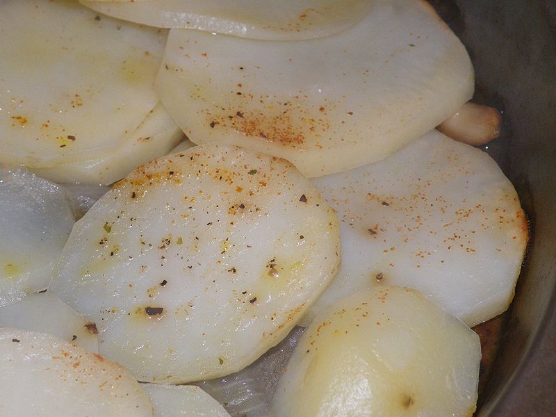 File:Baked sliced potatoes.jpg