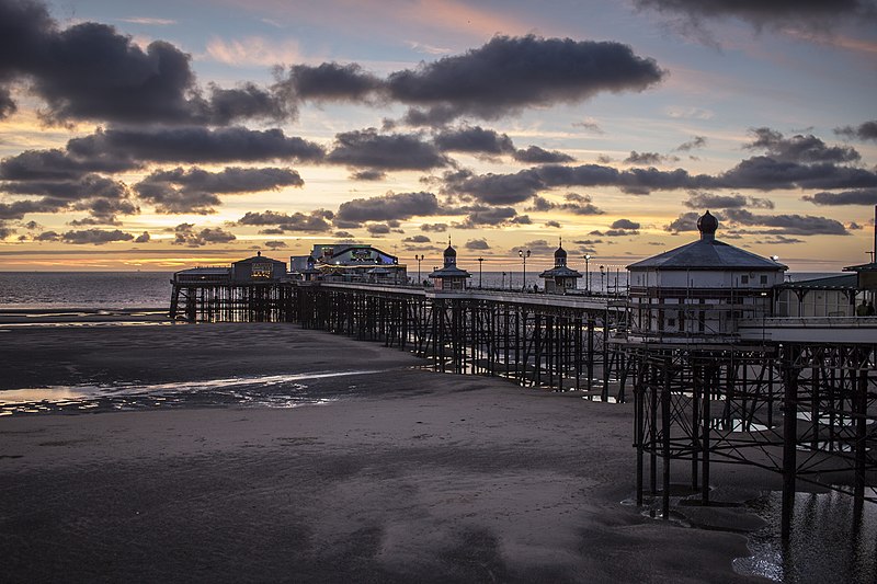 File:Blackpool North Pier 1.jpg