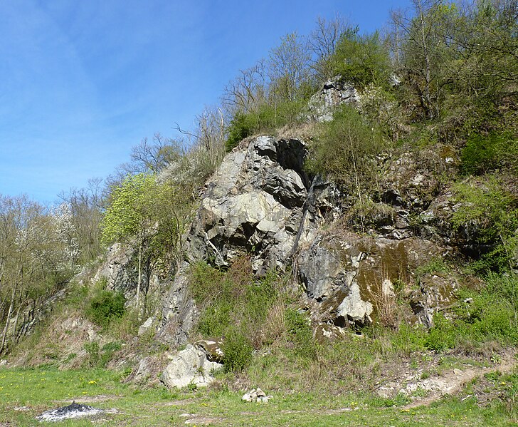 File:Blansko, blanenské bouldery (2).JPG