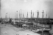 Schiffe im Hafen, 1928