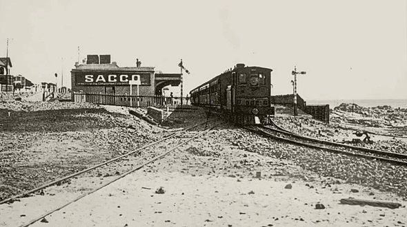 Wynberg Tank at Sea Point Station, bunker forward, c. 1906