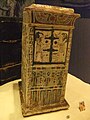 Darstellung von Horus und Thot sowie einer aufgemalten Tür