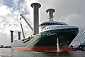 Das Rotorschiff E-Ship 1 läuft in Kiel vom Stapel. Das speziell für den Transport von Windkraftanlagen vorgesehene Schiff verfügt über vier Flettner-Rotoren, die als Zusatzantrieb eine Treibstoffersparnis bis zu 40% bewirken sollen.