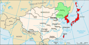 Le Mandchoukouo (en vert). L'empire du Japon est en rouge.