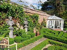 The classical garden at Stockwood Park Classical Garden at Stockwood Park, Luton (01).jpg