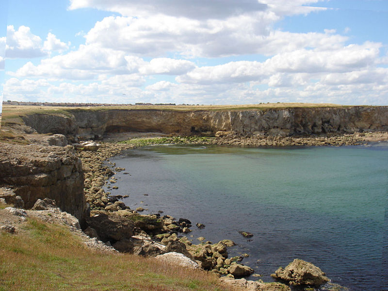 File:Coastline by South Shields, Co Durham.jpg