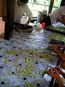 Fabrication de bonbons à la noix de coco, Vietnam.jpg