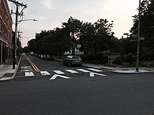 Contra flow bike lane in Cambridge, Massachusetts Contra flow bike lane Cambridge MA.agr.jpg