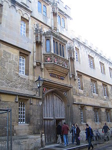 Corpus Christi entrance Oxford.jpg