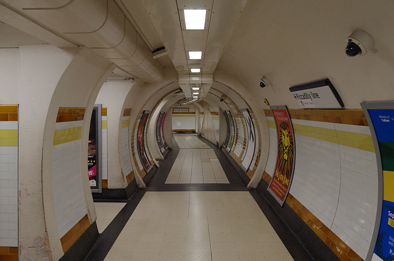 File:Covent Garden tube station MMB 02.jpg