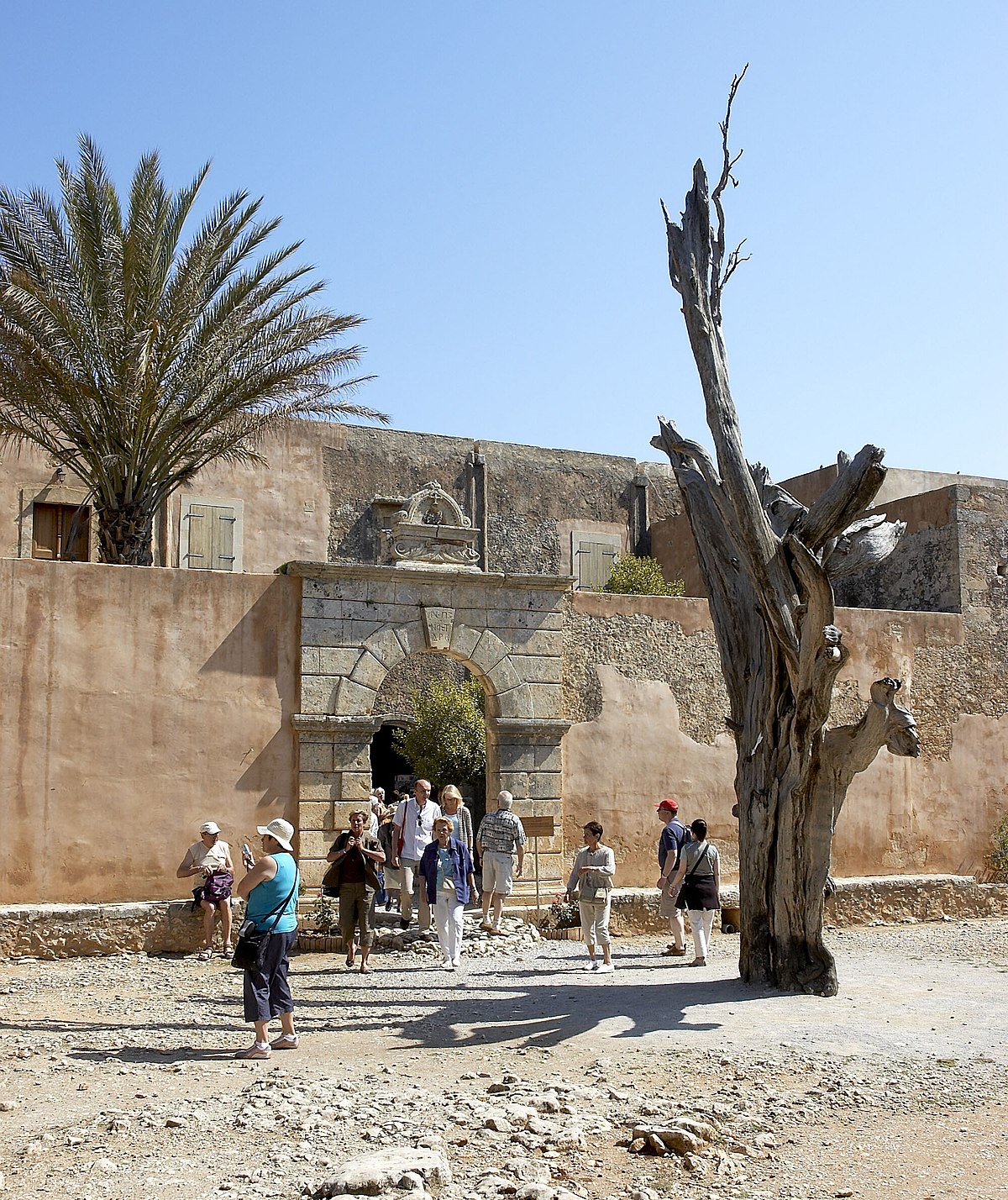 Монастырь Аркадия. Аркадийский монастырь. Город Armeni Crete. Город Экуст-сен-Мээн.