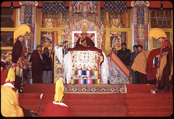 The 14th Dalai Lama (center), the most influential figure of the contemporary Gelug tradition, at the 2003 Kalachakra ceremony, Bodhgaya (India).