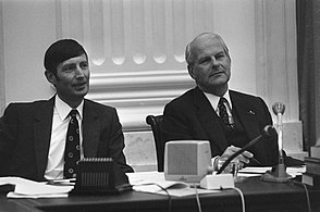 Dries van Agt et Hans de Koster en 1972 à la Seconde Chambre.