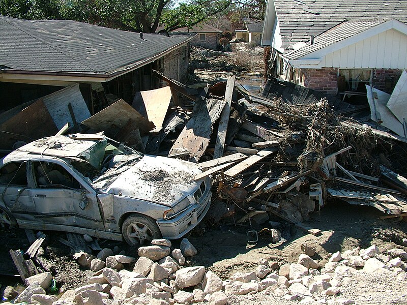 File:Dennis Hwang, Charles Nelson tour hurricane damage, 10.18.05 45.jpg