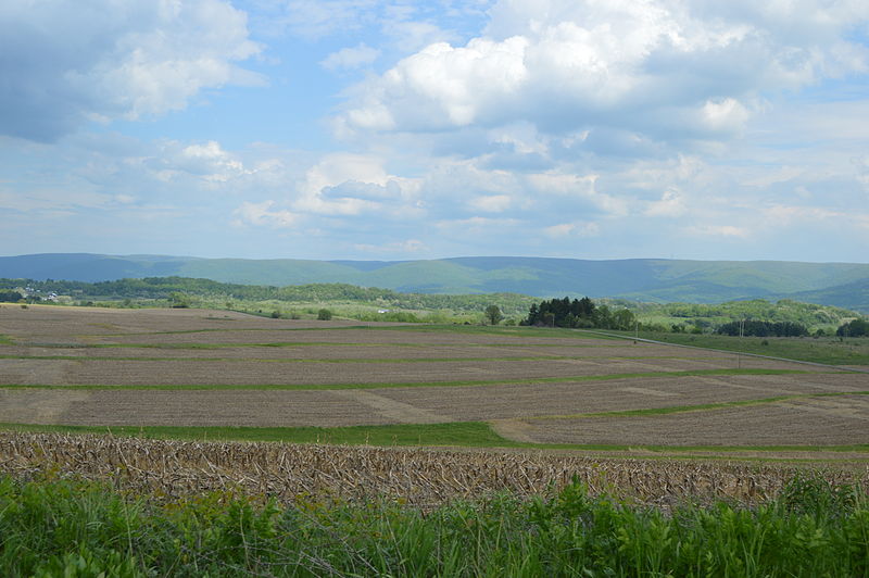 File:East from Smithfield Highhouse near Shoaf.jpg