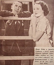 Eman Fiala a Jarmila Vacková ve filmové operetě „Děvčátko neříkej ne“, (1932).