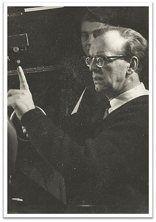<span class="mw-page-title-main">Ernest Morris</span> English film director (1913–1987)