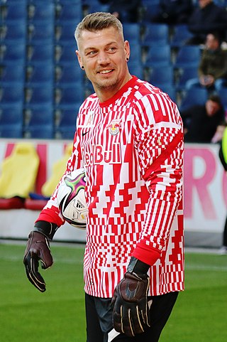 <span class="mw-page-title-main">Alexander Walke</span> German professional football goalkeeper (born 1983)