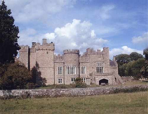 Featherstone Castle.jpg