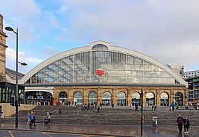 Frontage of Liverpool Lime Street railway station.jpg