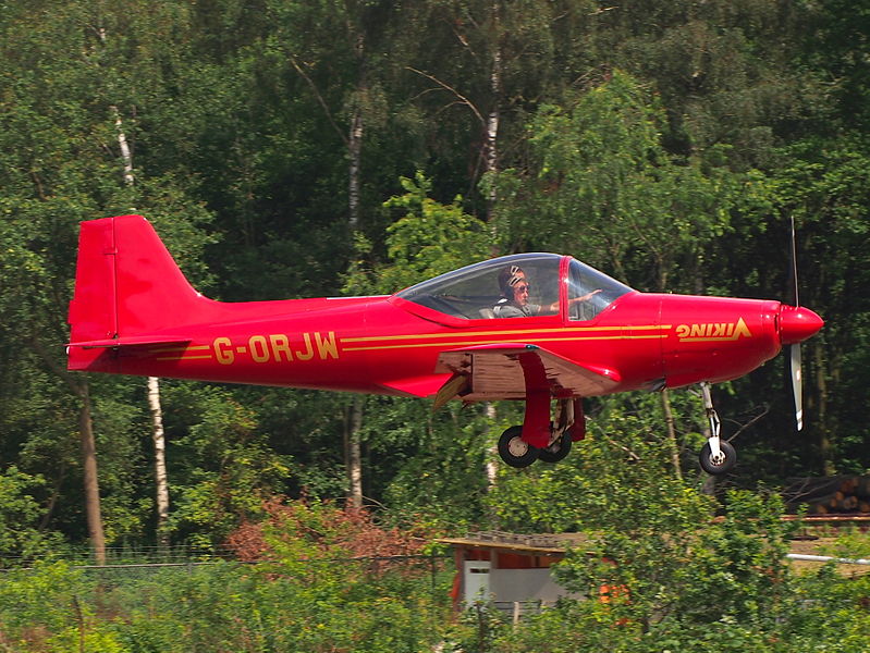 File:G-ORJW Laverda F8L Falco IV , landing at Hilversum Airport (ICAO EHHV), photo3.JPG