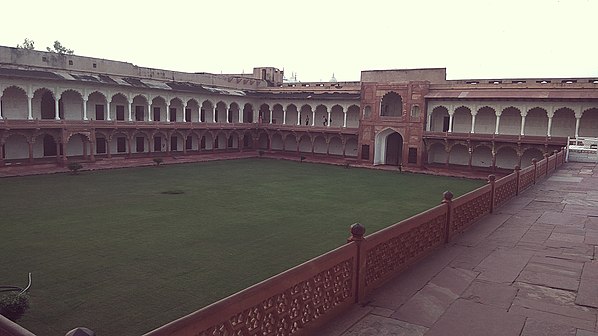 Kopësht brenda Fortesës së Agras