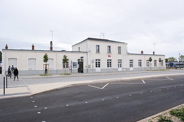 The railway station.