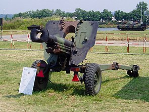 105-Mm-Gebirgshaubitze Modell 56: Geschichte, Derzeitige Nutzer, Frühere Nutzer