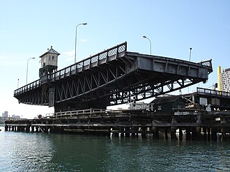 Glebe Island bridge, 2006 Glebe Island Bridge 1.jpg